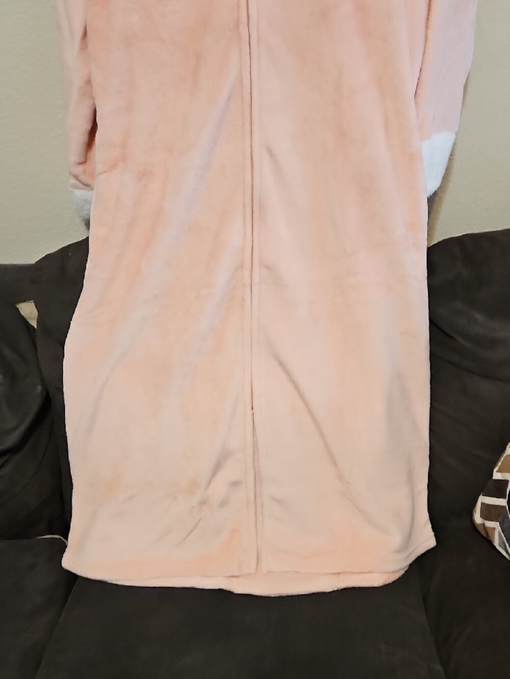 Isotoner Pink Robe Size Medium - Picture 3 of 9